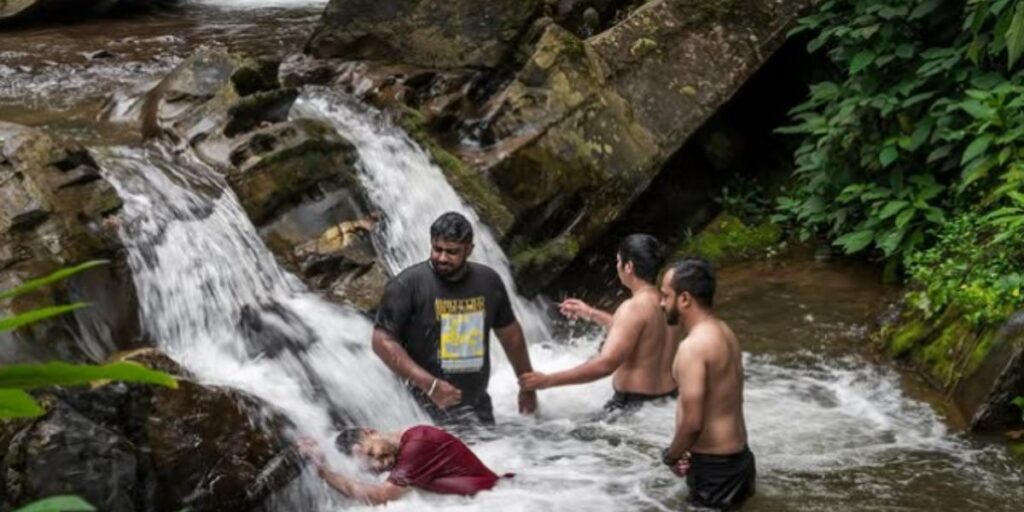 Mudigere Falls Near Vanaba Hillview: distance, Routes & Travel Tips